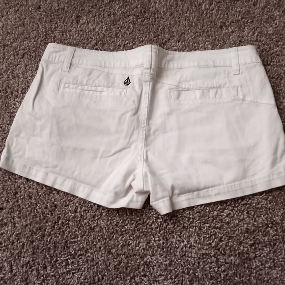 Volcom Shorts - Picture 2 of 5